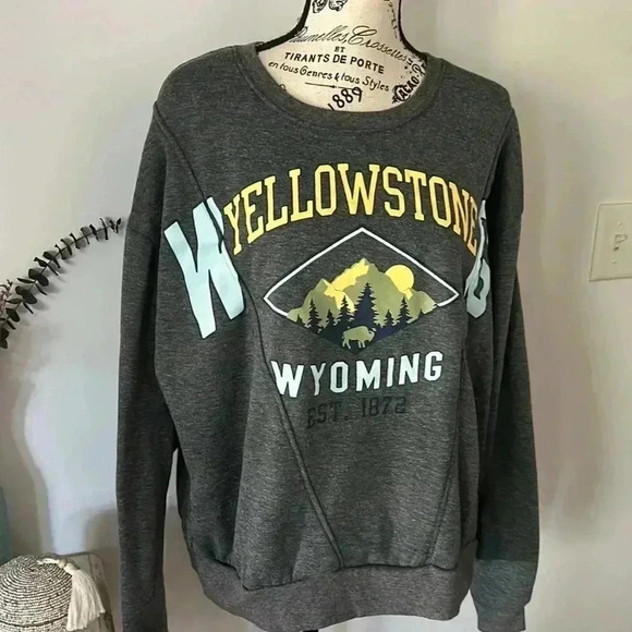 Modern Lux Yellowstone Wyoming Patchworked Pullover Women's size XL - Picture 2 of 7